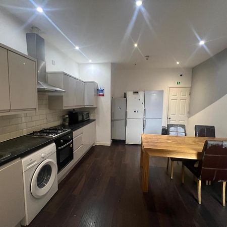 Deluxe Ensuite Double Room With Ensuite Κόβεντρι Εξωτερικό φωτογραφία