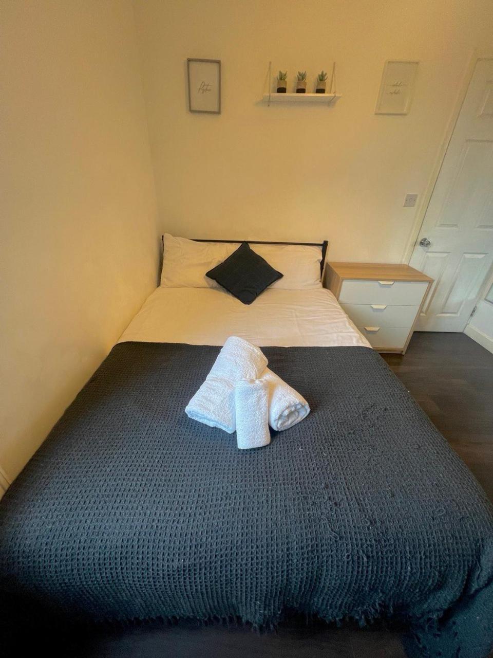 Deluxe Ensuite Double Room With Ensuite Κόβεντρι Εξωτερικό φωτογραφία