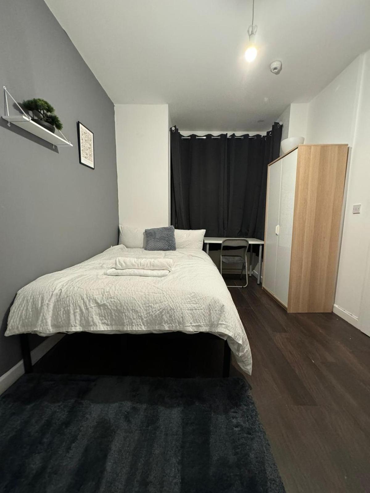 Deluxe Ensuite Double Room With Ensuite Κόβεντρι Εξωτερικό φωτογραφία